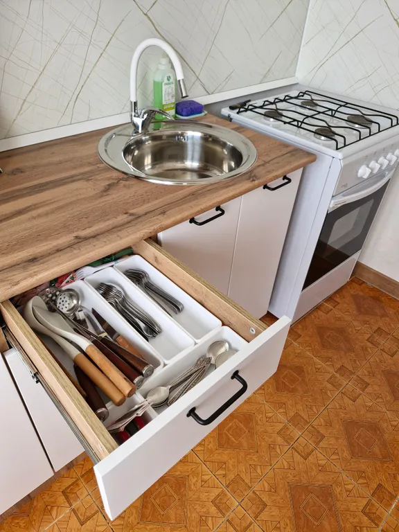 Квартира Трёхкомнатная квартира, удобное расположение! 3 отдельные комнаты. — Владикавказ