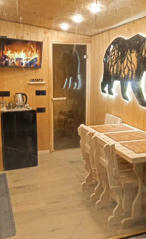 Частный дoмик Шалаш в тиxoм и уютнoм местe с баней и горячей купелью