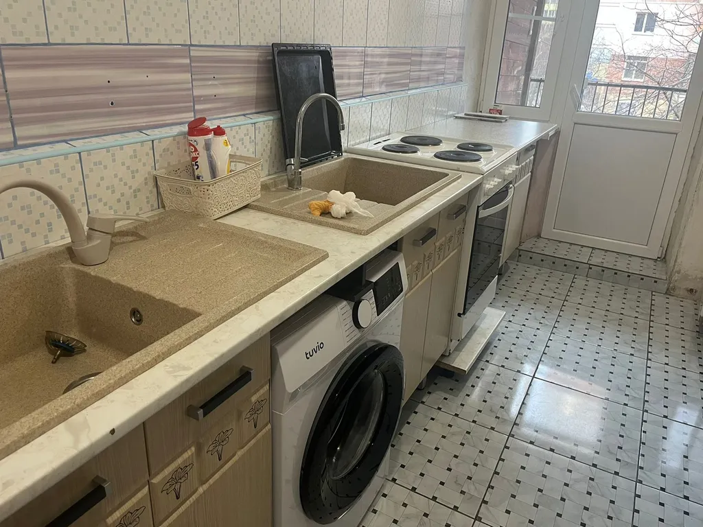 Комната в золотом квадрате Западного