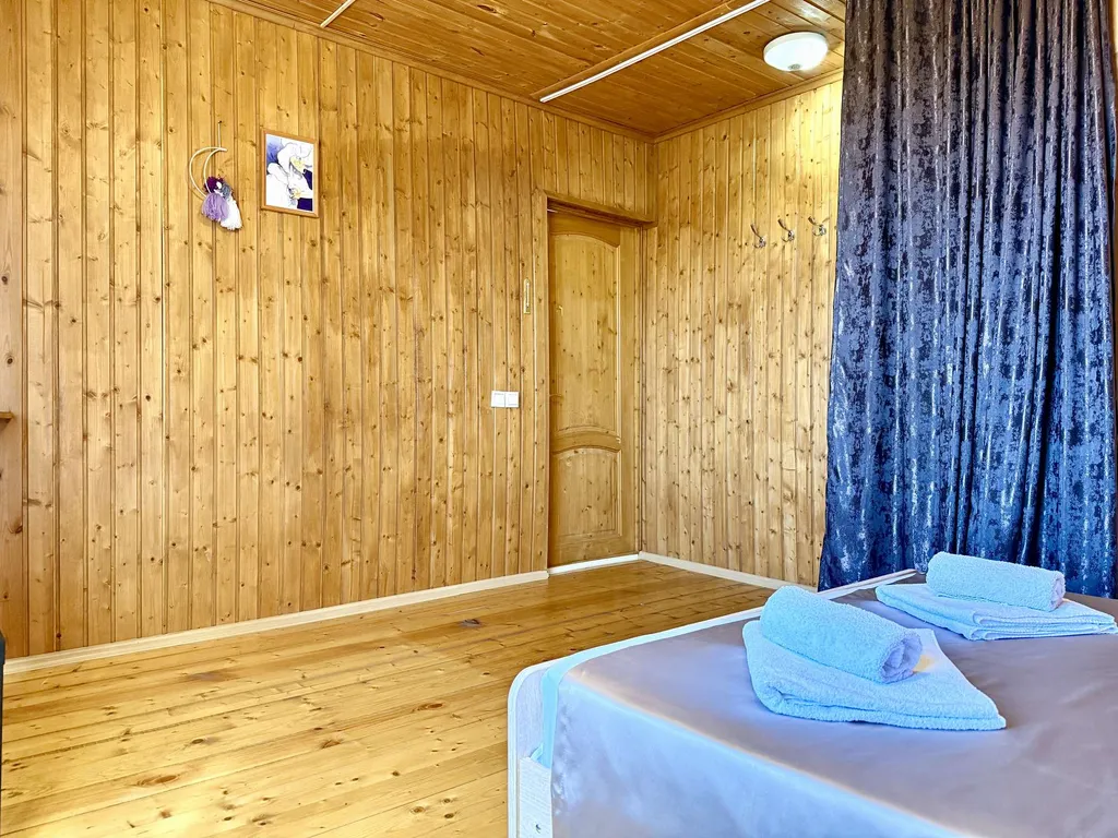 Двухуровневый с кухней пятиместный