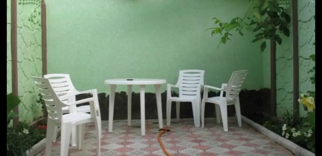 Коттедж Уютный домик с отдельным небольшим двором — Евпатория