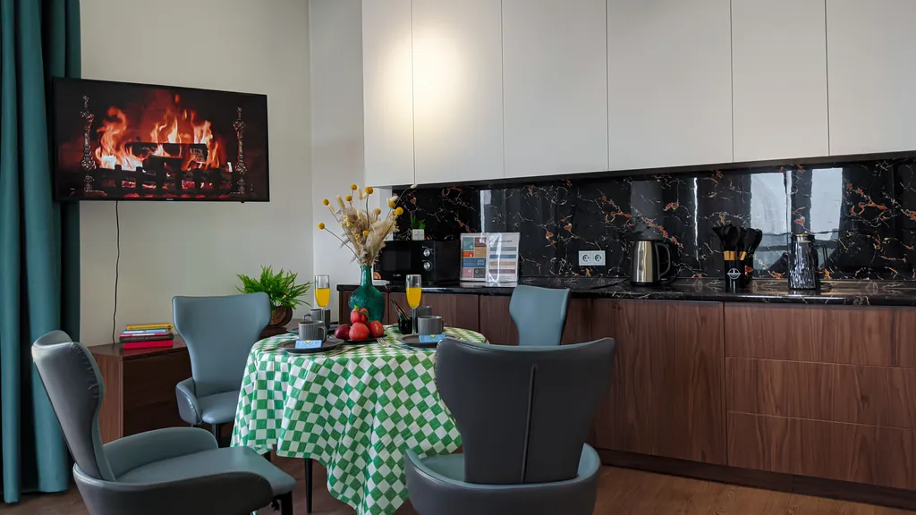 Евротрёшка с двумя спальными зонами рядом с ТРЦ MEGA