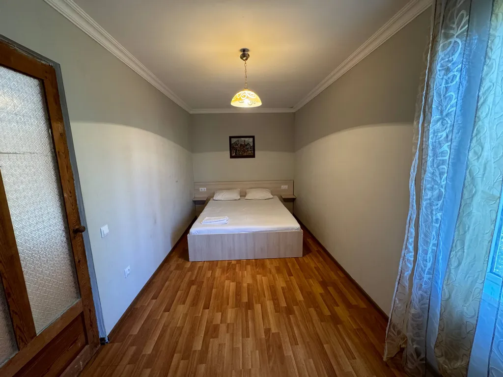 Трёхкомнатная квартира с ремонтом на ул Гочуа