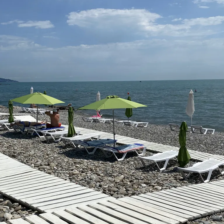 Апартаменты у моря с теплым бассейном