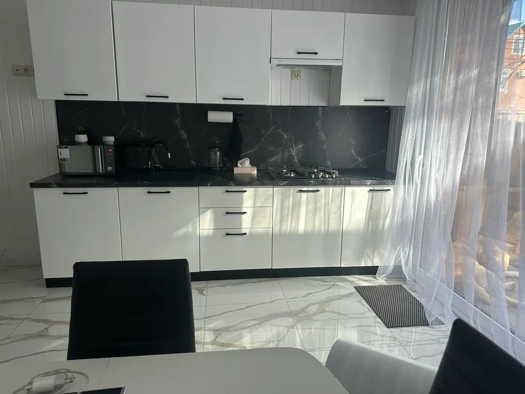 Коттедж Домик под черешней — Геленджик