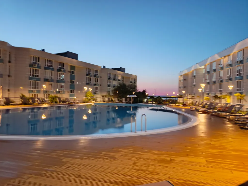 Квартира Апартаменты на берегу моря с видом на бассейн — Севастополь