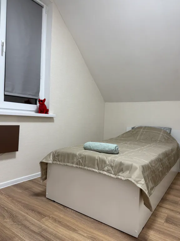 Коттедж Домик с тремя спальнями — Новороссийск