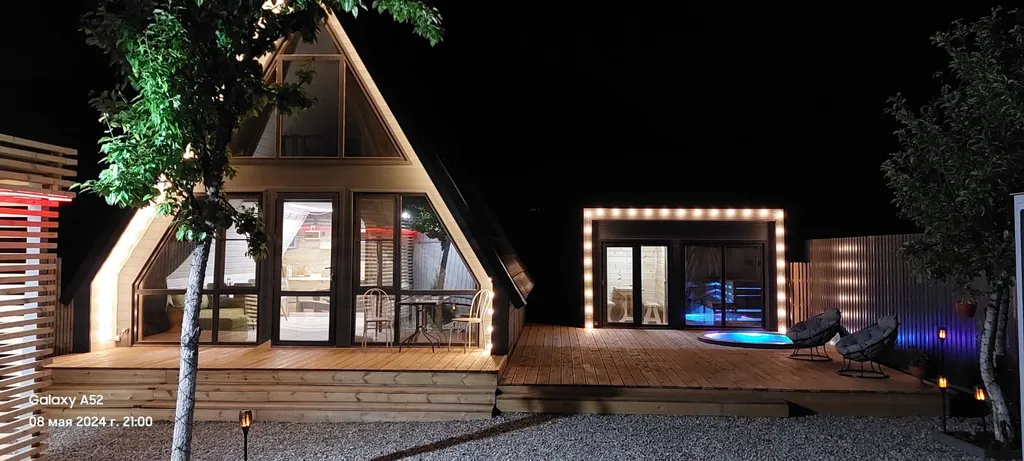 Дом А-фрейм из дерева с баней и джакузи