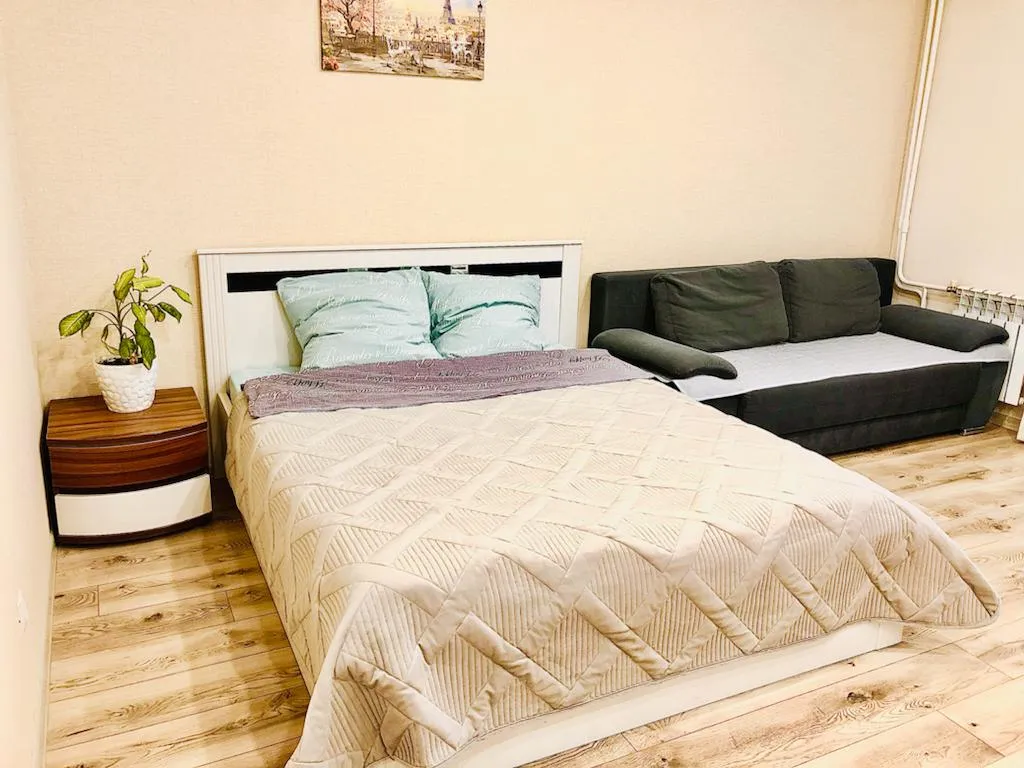 Уютная квартира-студия с панорамными окнами — аренда посуточно в Киров