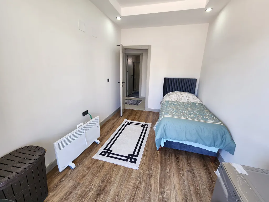 Новая 3-х комнатная квартира недалеко от пляжа в комплексе с бассейном