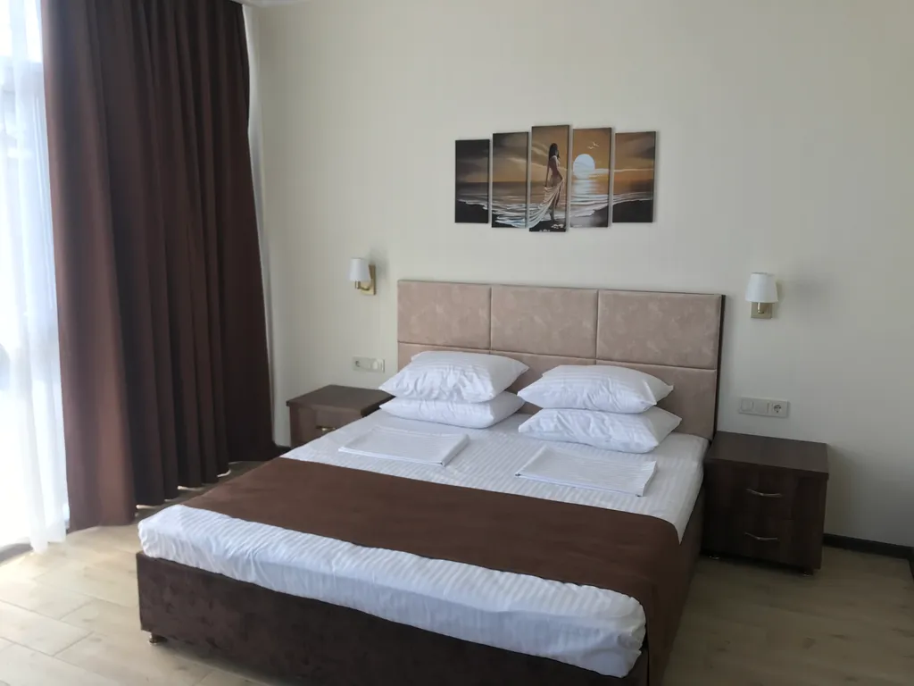 Квартира Апартаменты  класса Люкс с видом на море, первая линия — аренда посуточно в Алушта