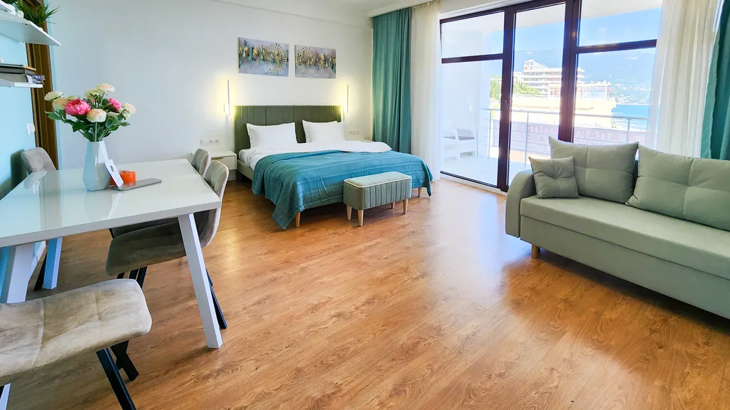 Видовая однокомнатная квартира в ЖК "Сан-Марино" — аренда посуточно в Ливадия