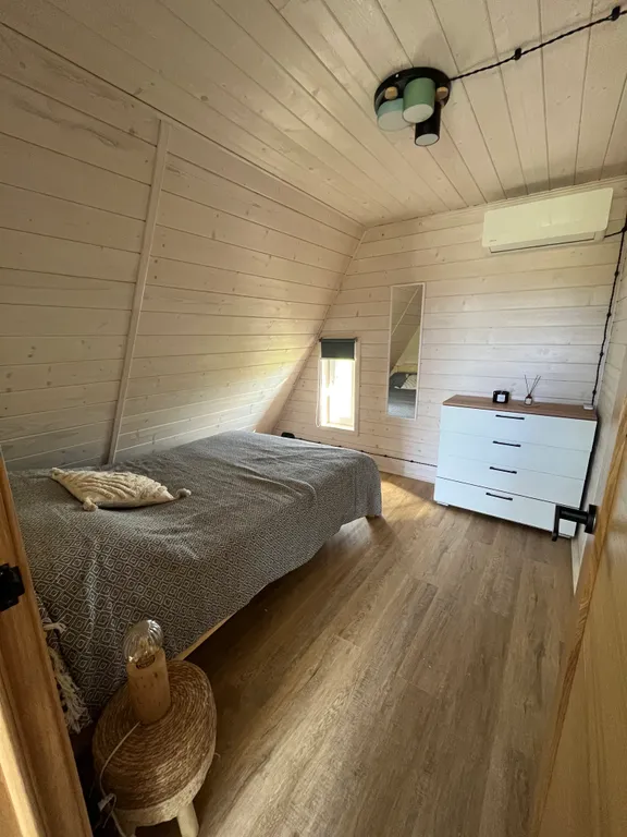 А-фрейм на берегу реки Нерль с банным чаном