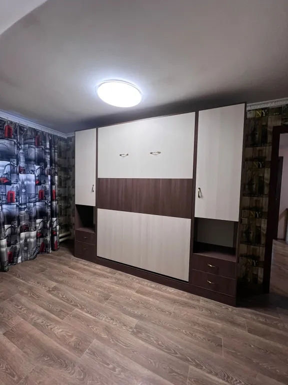 Большой двухэтажный дом