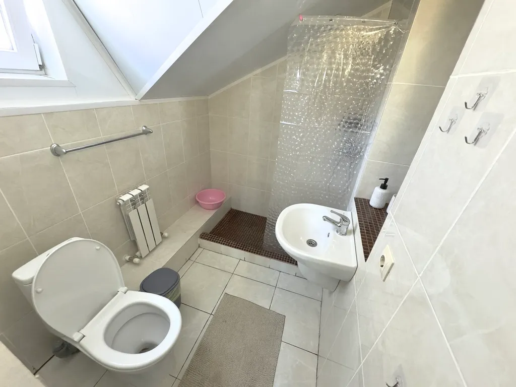 Номер с двухспальной кроватью и доп.местом, с балконом и видом на море