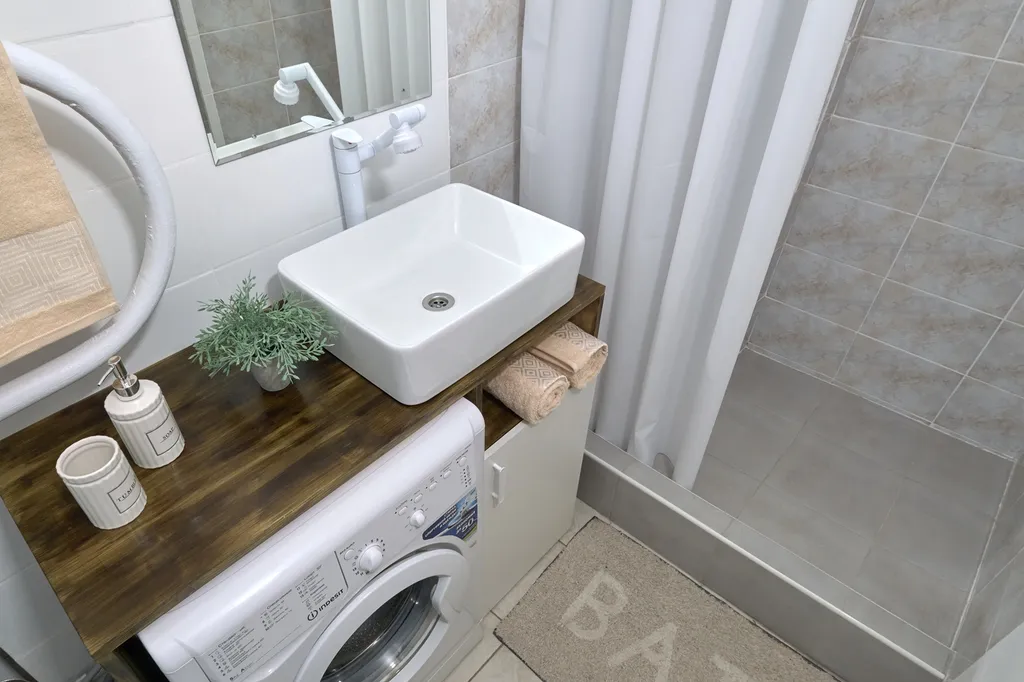 Студия на Б. Подгорной, 87 № 12 с видом на реку