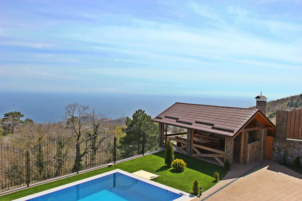 Дом с панорамным видом на море и гору Аю-Даг