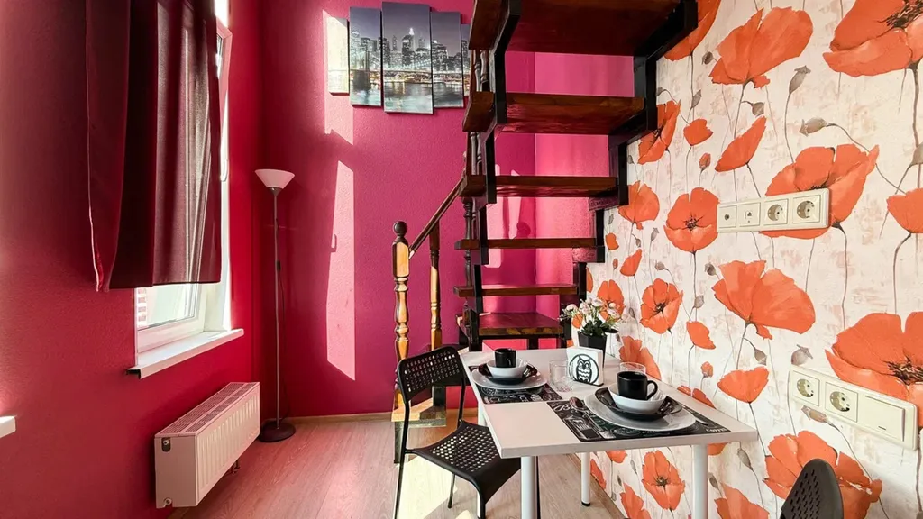 Стильная двухуровневая студия