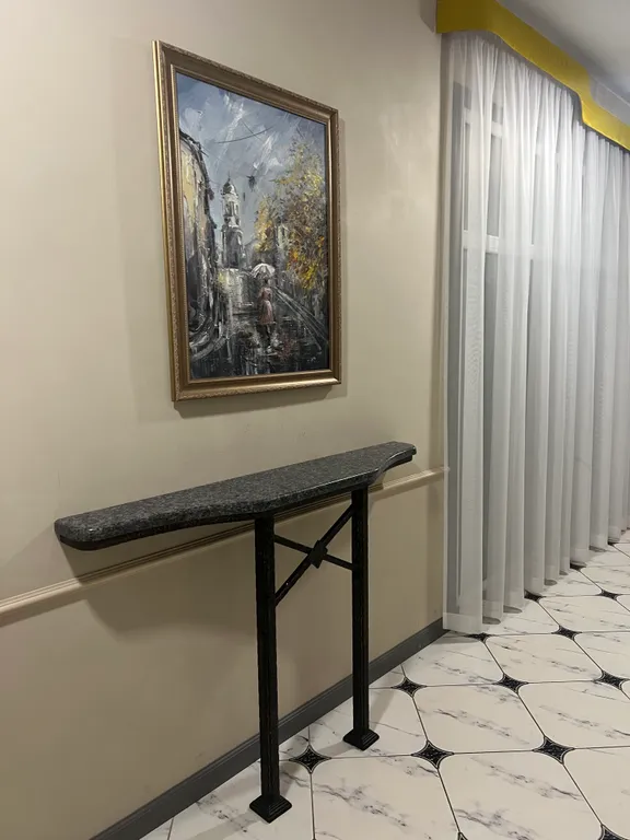 Дом с бассейном и бильярдом