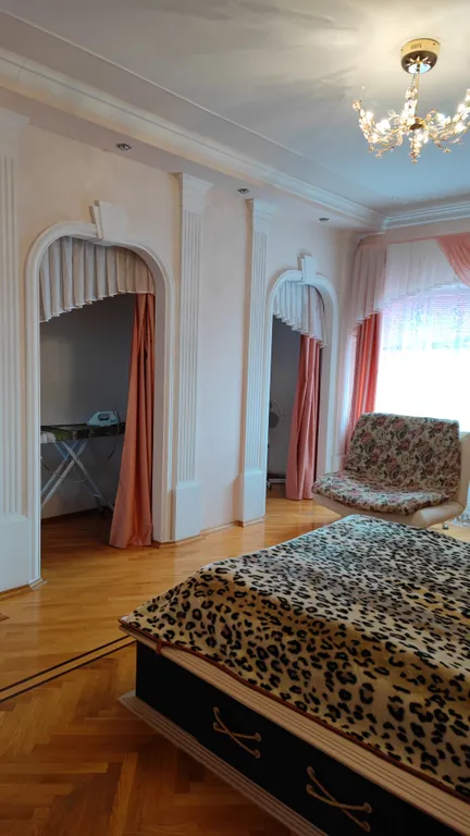 Элитный отдельный дом, большая кухня, 4 изолированные спальни