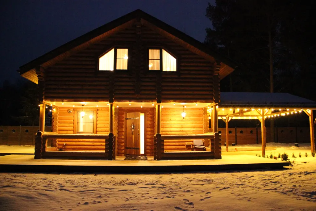 Новогодний дом в лесу