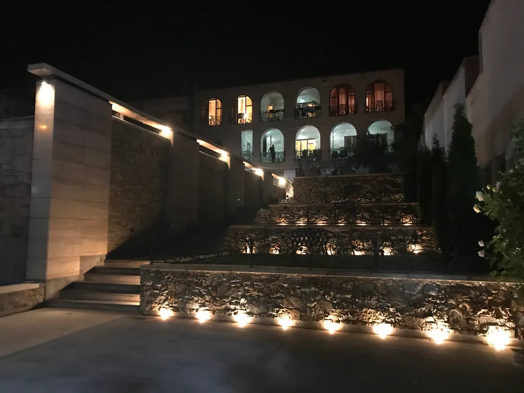 Шикарная вилла с 2-я бассейнами и джакузи