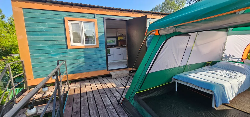 Дом на крыше+модуль палатка на 2х человек.