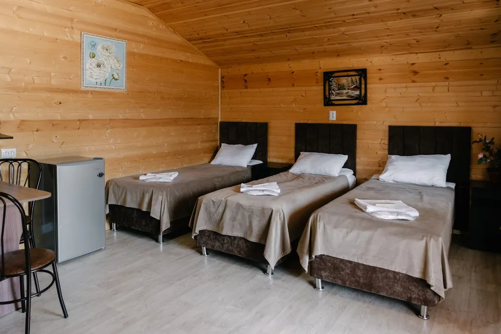 Домик с уютной террасой с красивым видом на горы