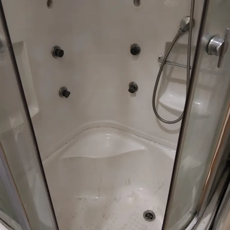 Светлая и уютная студия.