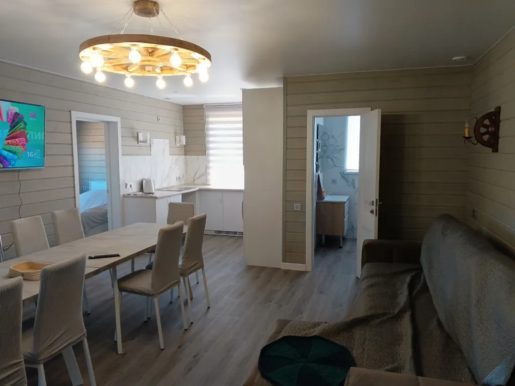 Новый дом-баня с беседками у леса