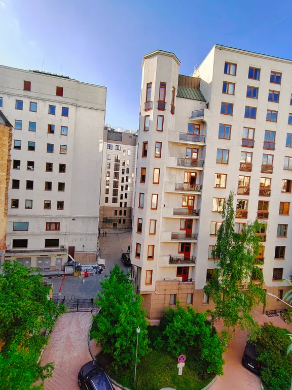 Квартира Квартира с балконом, метро Пушкинская, Чеховская, Тверская в 3 минутах — Москва