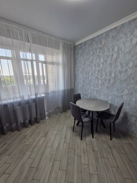 Еврооднушка возле моря