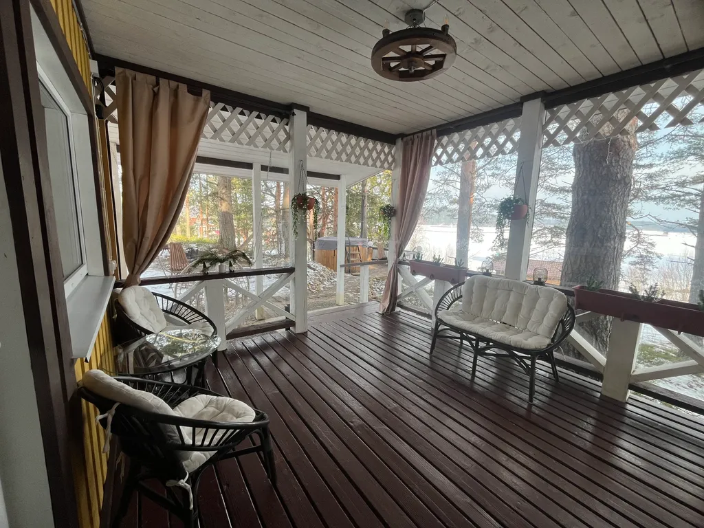 Гостевой дом с сауной и купелью на берегу Ладожского озера