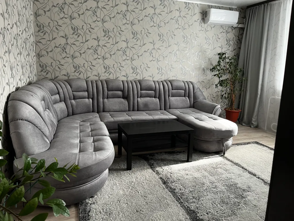 Уютная 2-комнатная квартира — аренда посуточно в Яровое