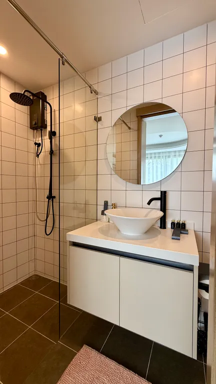 Новая супер однушка с бассейном и морем