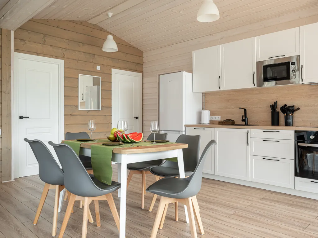 Большой семейный дом