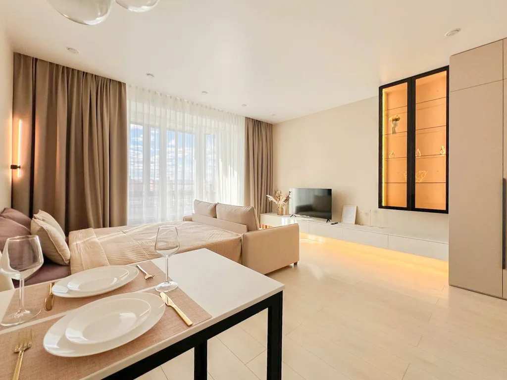 Новая студия с дизайнерским ремонтом