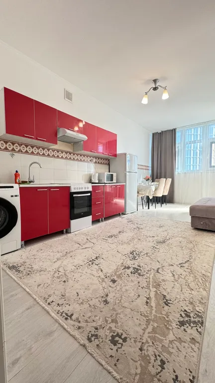 ЖК Дипломат в центре левого берега вид на Байтерек