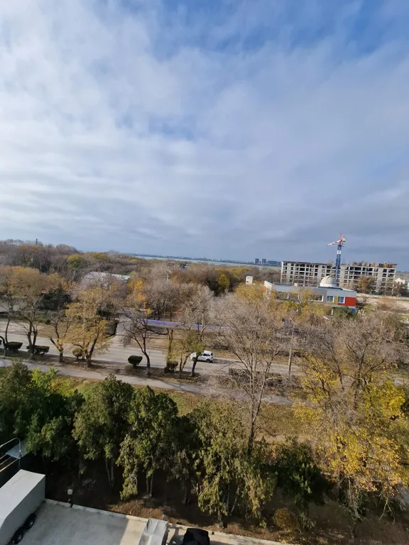 Квартира с ремонтом и видом на озеро Мойнаки