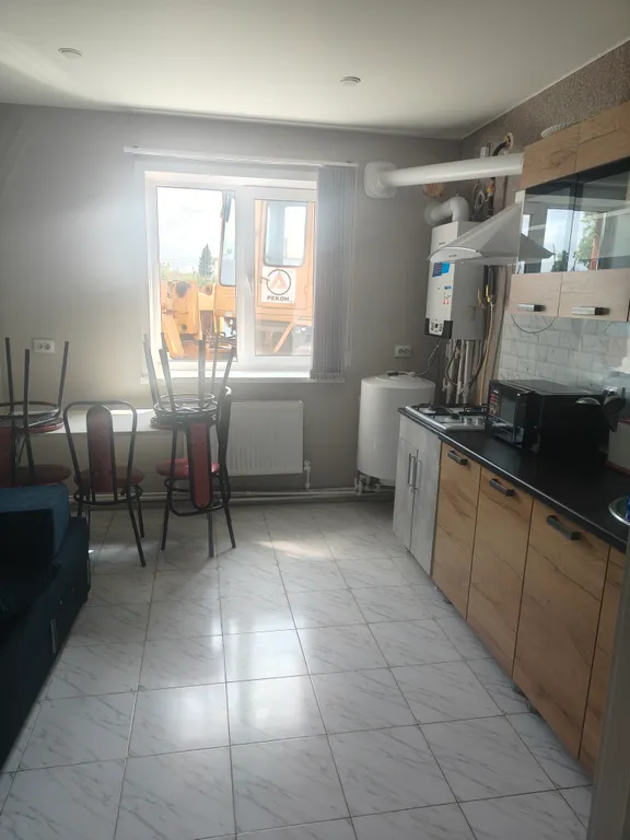 Дом коттедж в частном секторе, для семьи или небольшой компании