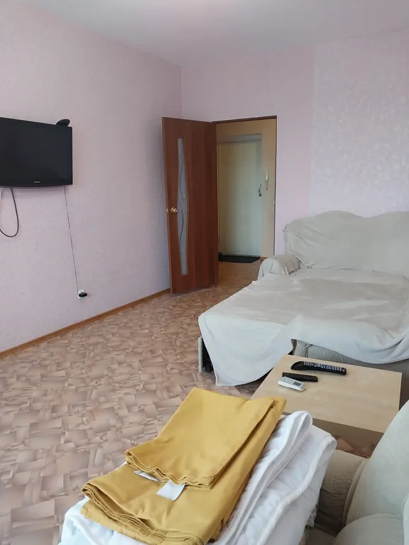 Комфортная евродвушка с двумя диванами в отдельных комнатах