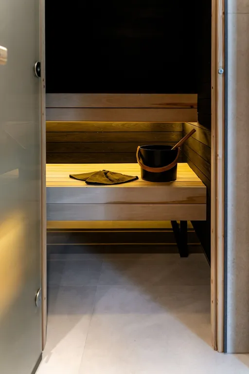 Уютный дом с сауной в лесу