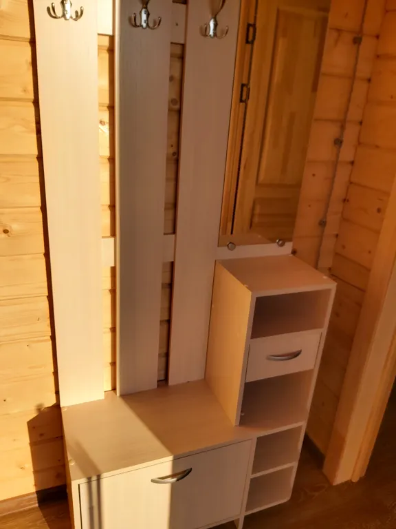 Домик на скале