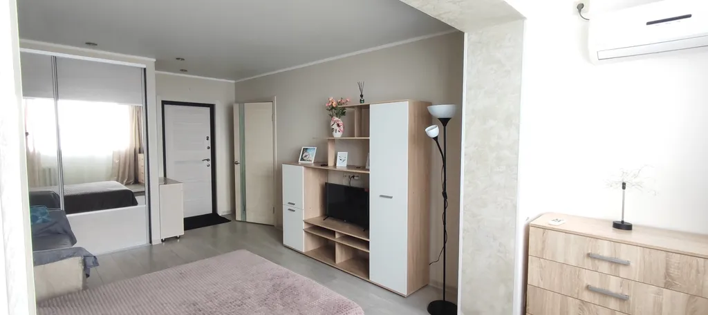 Уютная квартира на берегу реки с красивыми закатами