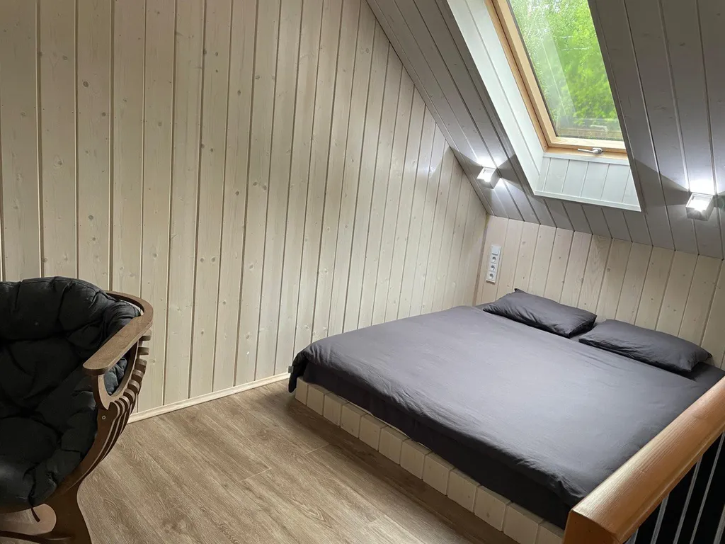 Барни с видом на лес с сауной