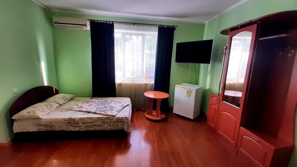 "Номер улучшенный с видом на горы"