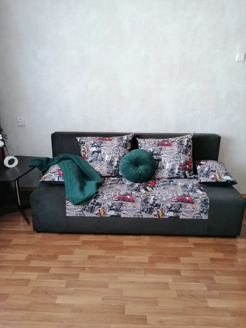 Удобный диван на 2 человека