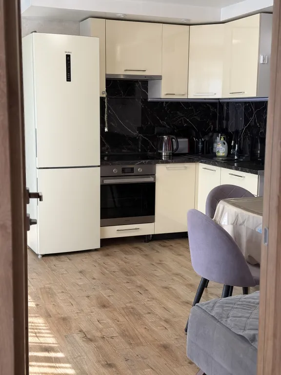 Квартира Трехкомнатная квартира с бассейном и потрясающим видом на море — Сириус