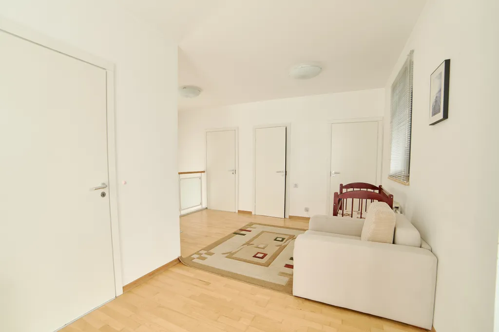 Загородный дом с баней возле горнолыжного курорта Сорочаны