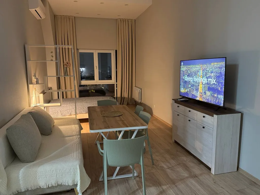 Leonardo apt with a sunset view